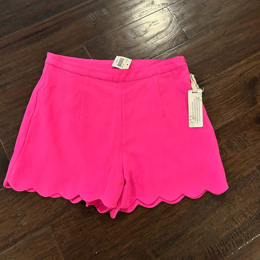 BNWT Altar'd State Scallop Shorts size Large